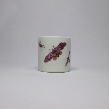 A small Derby pot Circa 1758/9 - Image 5